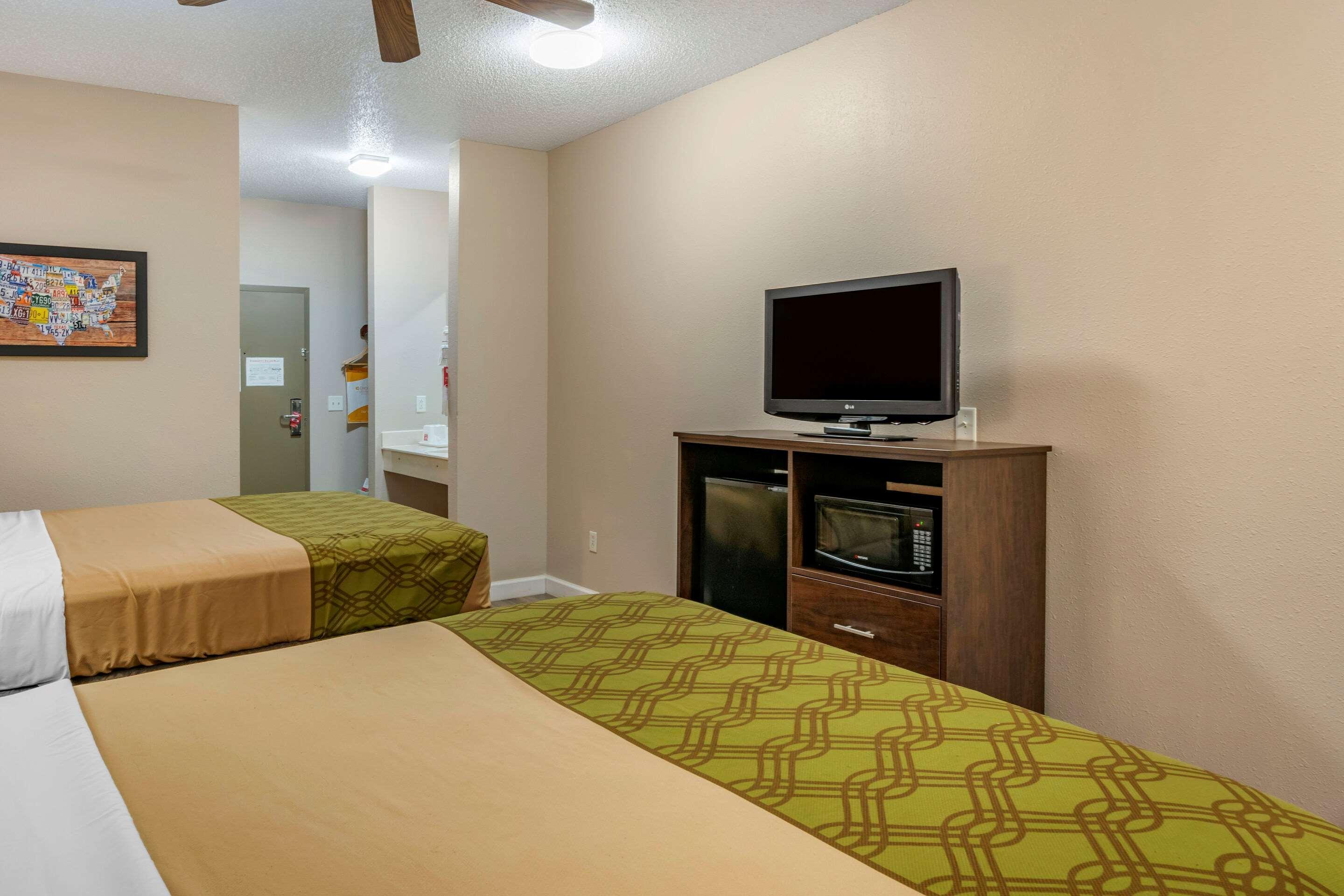 Econo Lodge Inn & Suites Granite City Екстер'єр фото