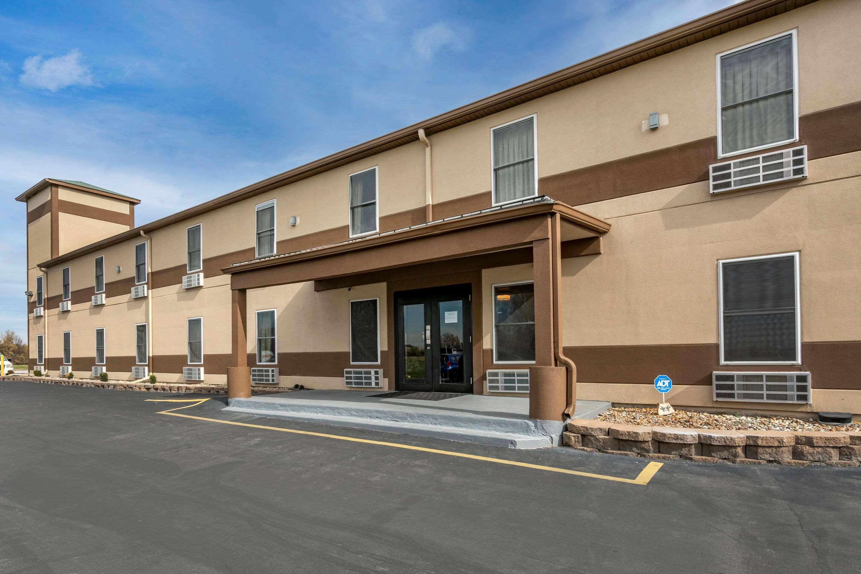 Econo Lodge Inn & Suites Granite City Екстер'єр фото