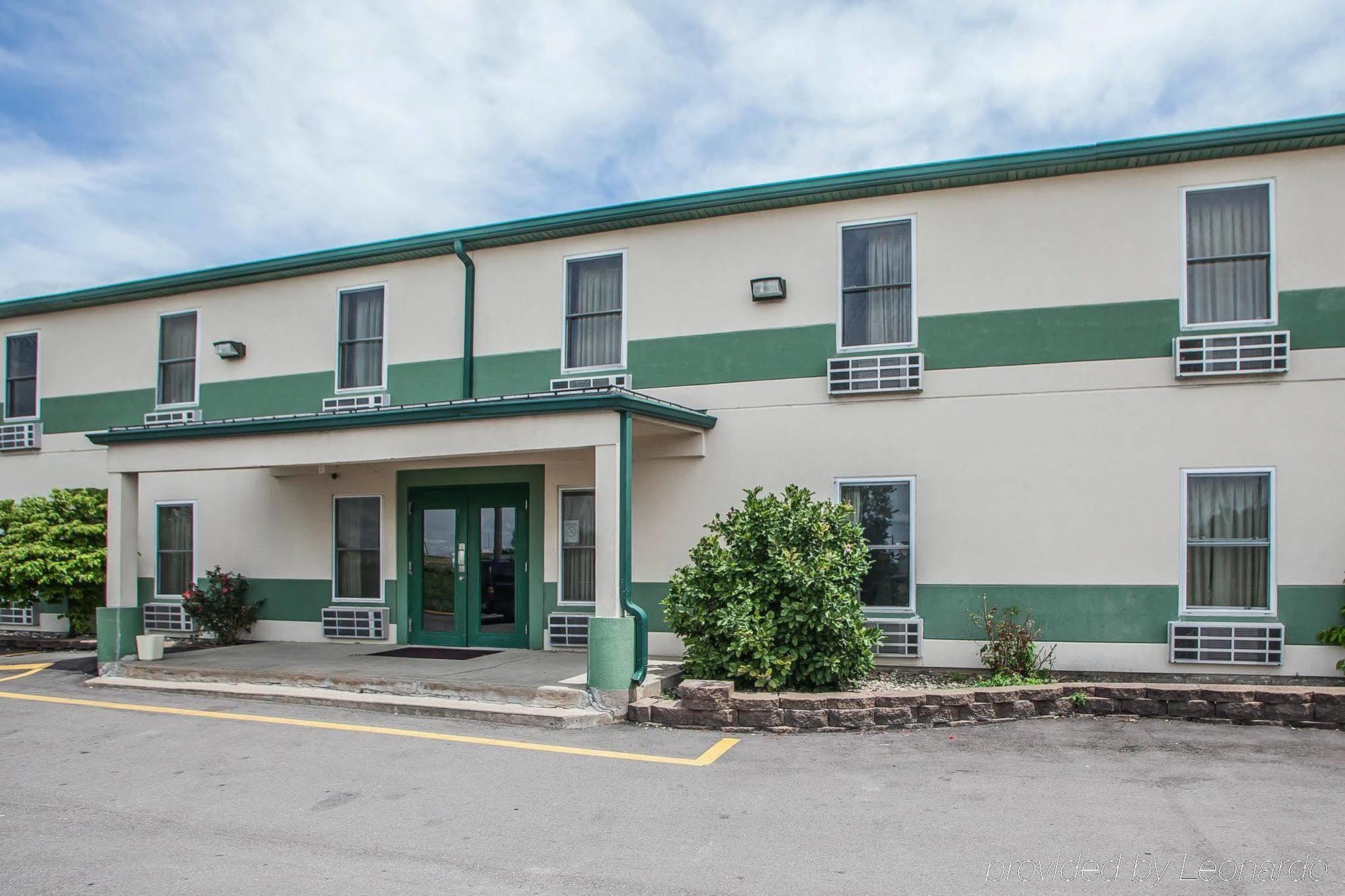 Econo Lodge Inn & Suites Granite City Екстер'єр фото